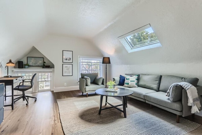 Building Photo - 1073 N Downing St Unit ID1026249P