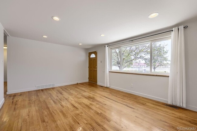 Photo - 1640 Buchtel Blvd S