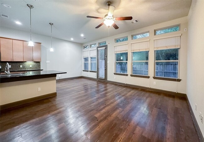 Photo - 95 Aventura Pl