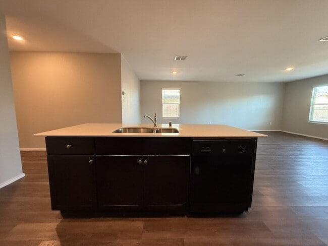 Photo - 413 Everglades St