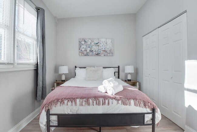 Photo - 1255 Raum St NE Unit ID1388292P