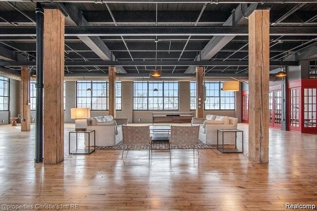 Photo - 1535 Sixth St Unit 5