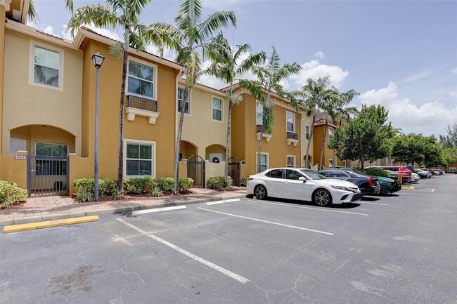Building Photo - 2851 Prospect Rd Unit 305