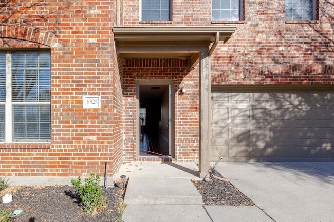 Photo - 5828 Pebble Ridge Dr