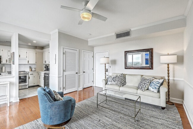 Building Photo - 14 Murray Blvd Unit ID1325124P