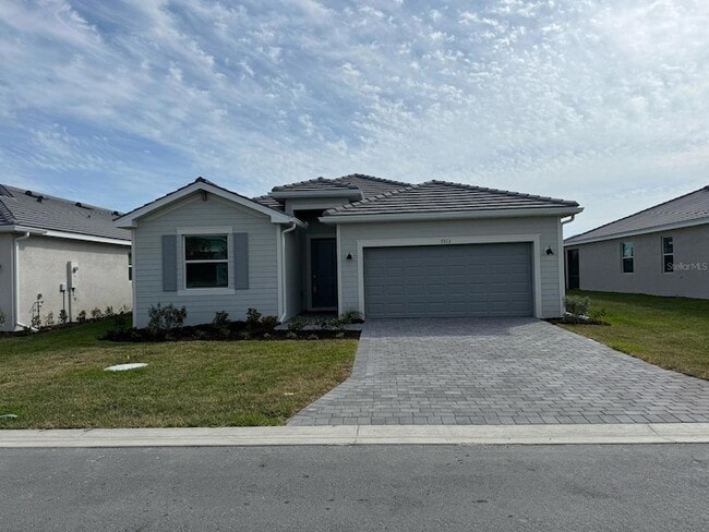 Photo - 7773 Lakes Edge Ln