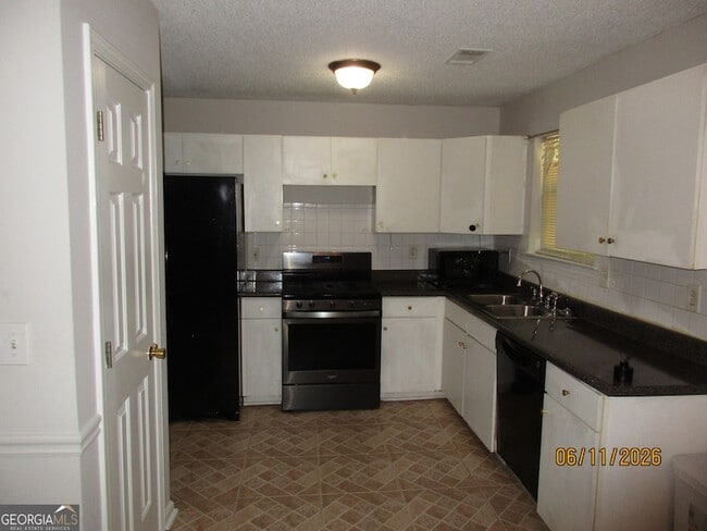 Photo - 2931 Ward Lake Way