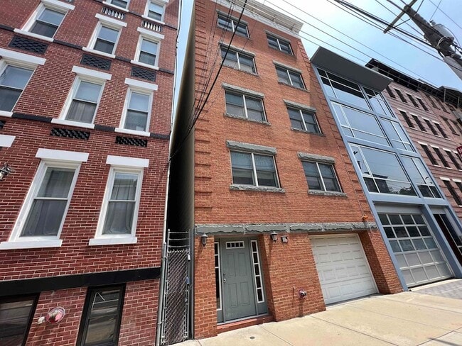 Photo - 613 Monroe St Unit 4