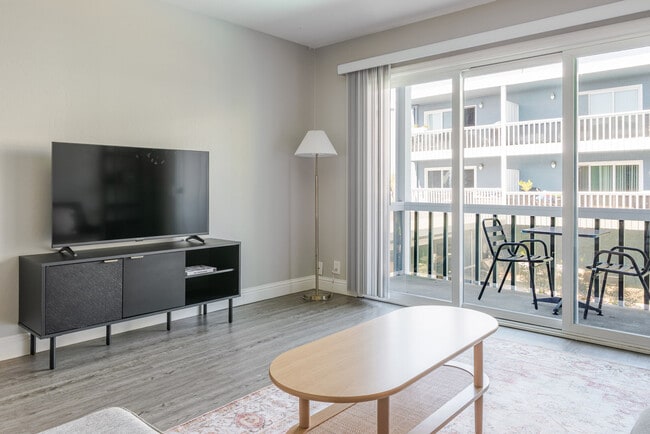 Photo - 2019 Shore Line Dr Unit GO FL1-ID2164
