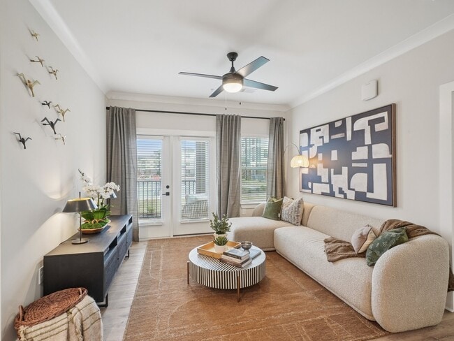 Photo - Magnolia Hill