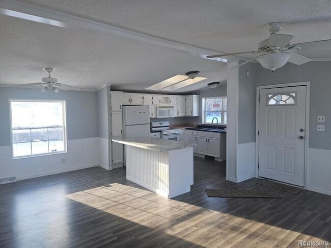 Photo - 6274 Cree Ct