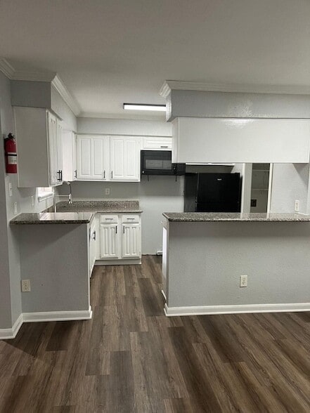 Building Photo - 9255 W Sam Houston Pkwy S Unit 208