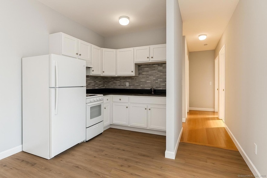 Photo - 1057 E Main St