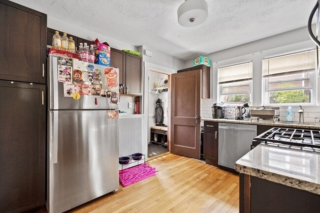 Photo - 28 Warwick Rd Unit 1