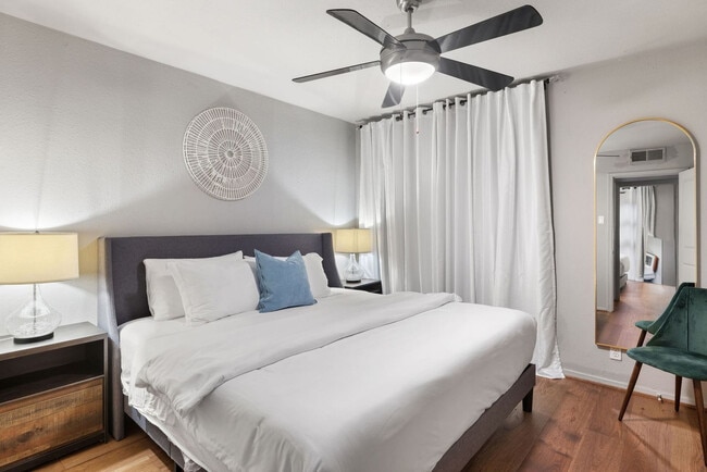 Photo - 6011 Gaston Ave Unit SI ID1572033P
