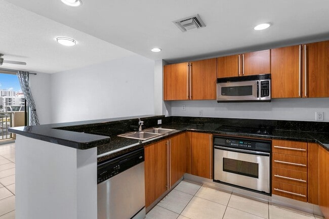Photo - 610 Clematis St Unit 418