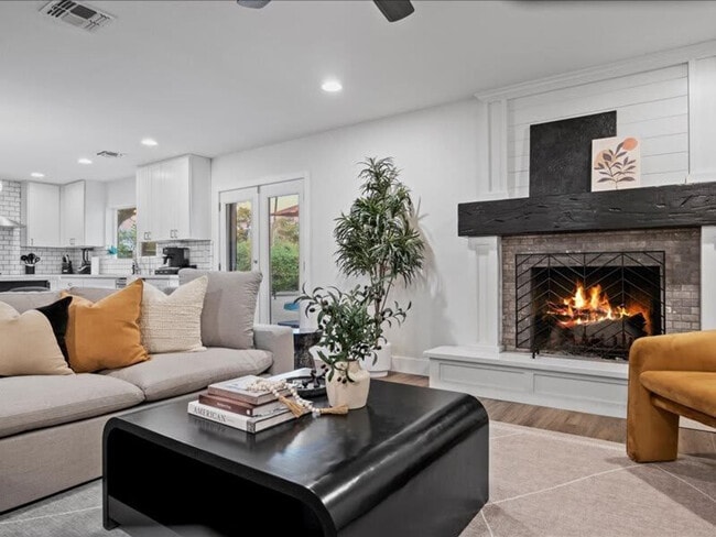 Building Photo - 6001 E Corrine Dr Unit SI ID1558609P