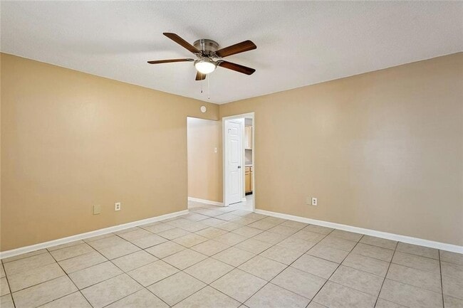 Photo - 834 Pinetree Street