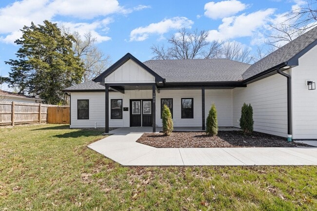 Photo - 1020 Crestland Ave