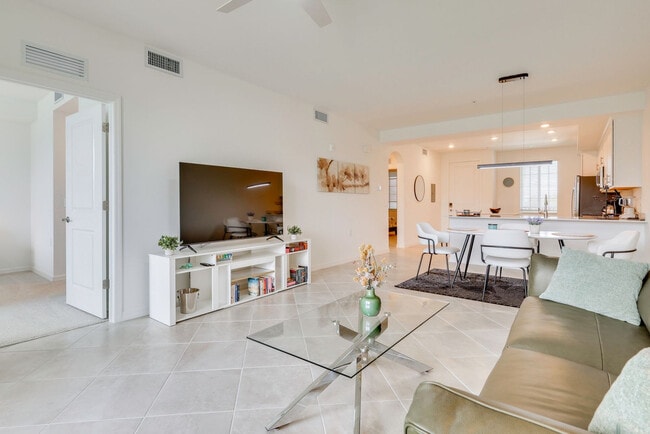 Building Photo - 18421 Copperhead Dr Unit SI FL3-ID1626432P
