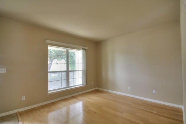 Photo - 9624 Castle Pines Dr