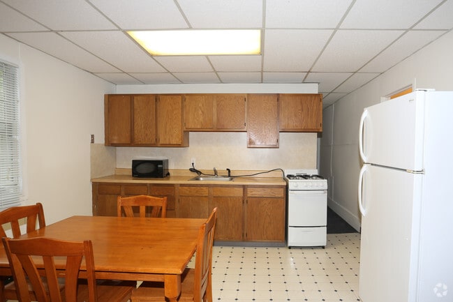 Kitchen - Edgecliff Apartments