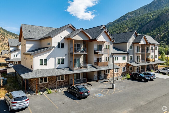 Building Photo - Bighorn Crossing