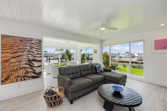 Photo - 1100 8th Ave S