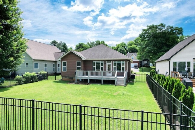 Photo - 955 Dodie Dr