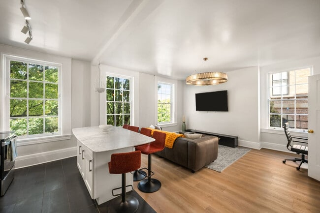 Building Photo - 1326 Broadway Unit ID1313057P