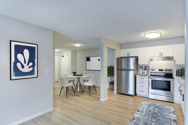 Kitchen and dining - Avana West Park