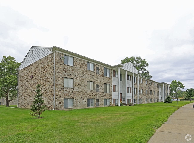 Brittany Park Apartments - Brittany Park Apartments