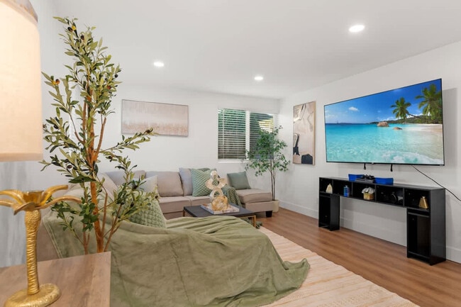 Photo - 1676 Raynell Way Unit SI ID1465005P