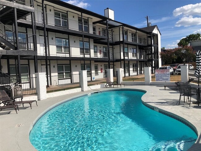 Building Photo - 6409 Burns St Unit 306