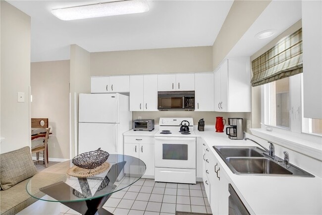 Photo - 5040 Harmony Cir Unit 205