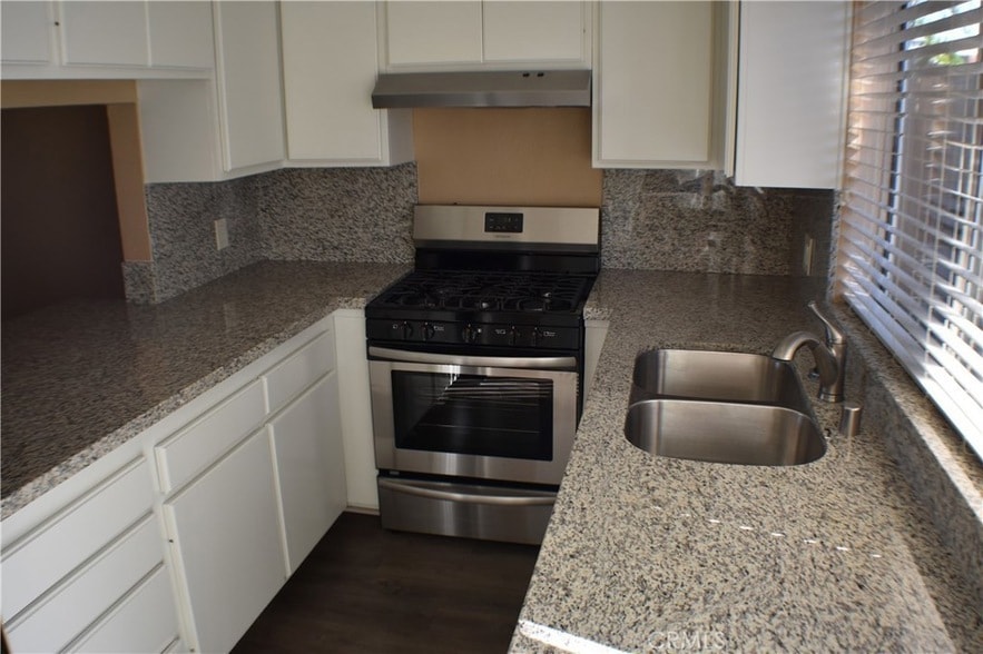 Photo - 220 W 3rd St