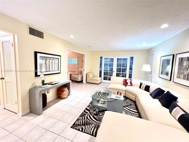 Photo - 6385 Bay Club Dr Unit 2