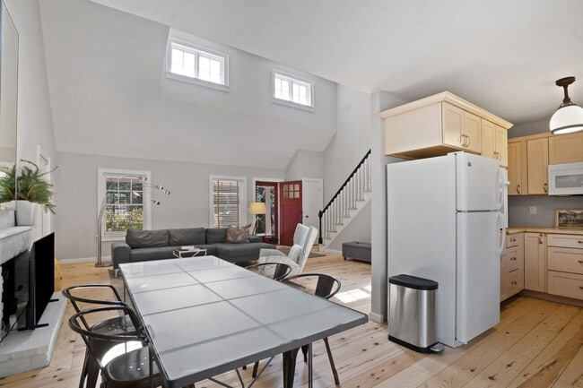 Photo - 11 The Pkwy Unit ID1262274P