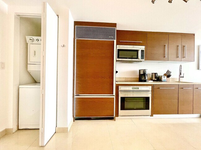 Photo - 485 Brickell Ave Unit ID1240561P