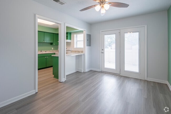 2BR, 1.5BA - 1,200SF - Dining Room - Oxford Townhomes