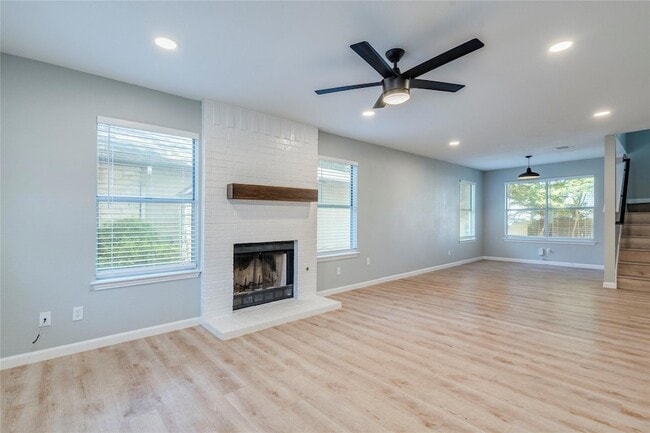 Photo - 13808 Lothian Dr