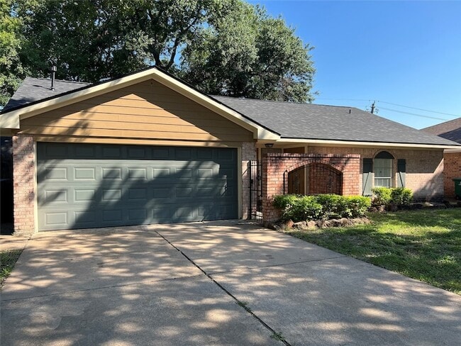 Building Photo - 6010 Hoover St