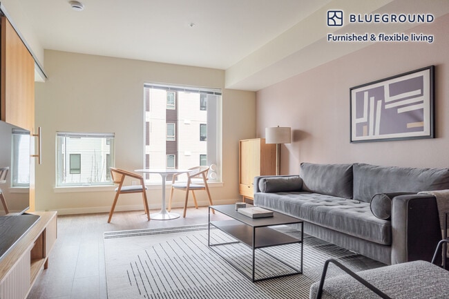 Building Photo - 8397 158th Ave NE Unit FL3-ID882