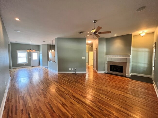 Photo - 709 Roberts St