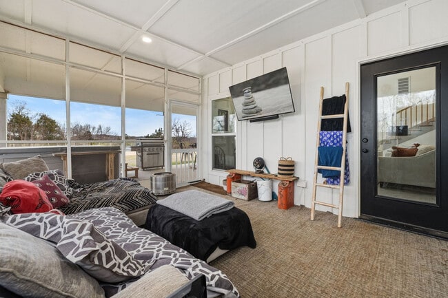 Photo - 149 NW Campbell Loop Unit ID1371145P