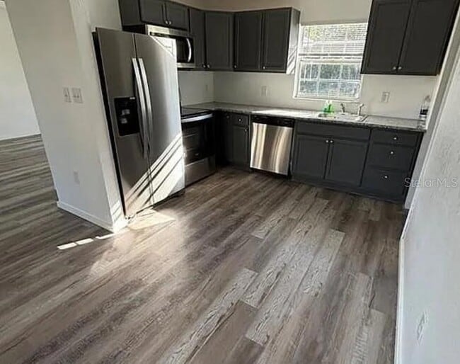Photo - 1619 Chatsworth St
