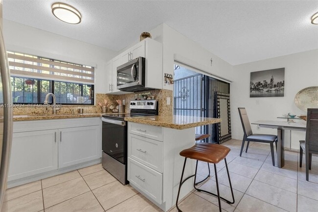 Photo - 6502 Kendale Lakes Dr