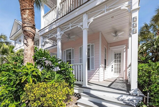 Photo - 924 Hemingway Cir