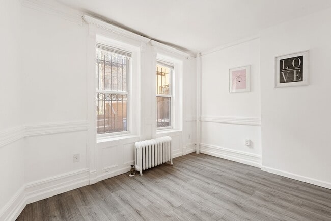 Photo - 207 W 136th St