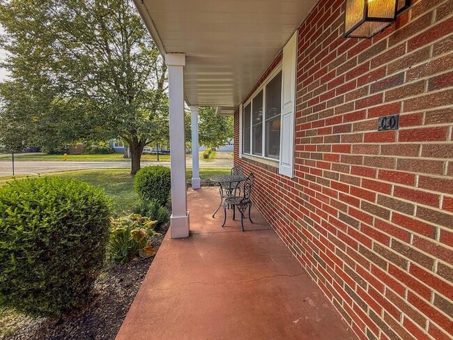 Photo - 3084 Sawyer Dr